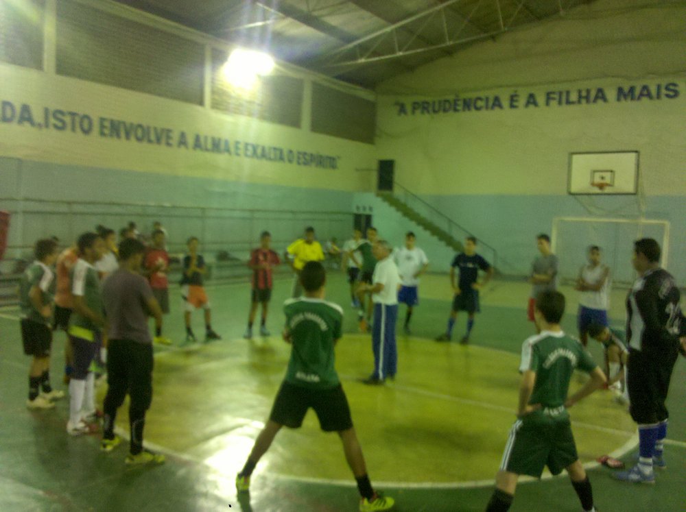 Instrução, aquecimento e treino do Futebol Masculino