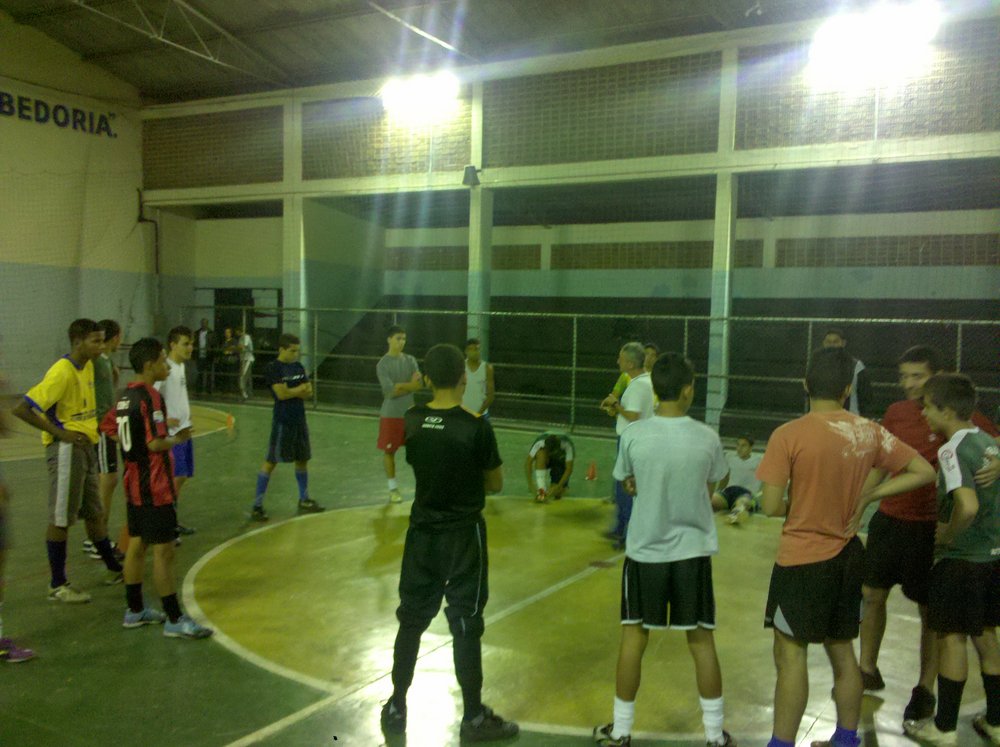 Instrução, aquecimento e treino do Futebol Masculino