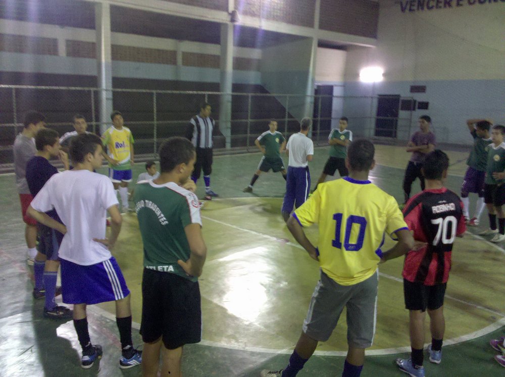 Instrução, aquecimento e treino do Futebol masculino